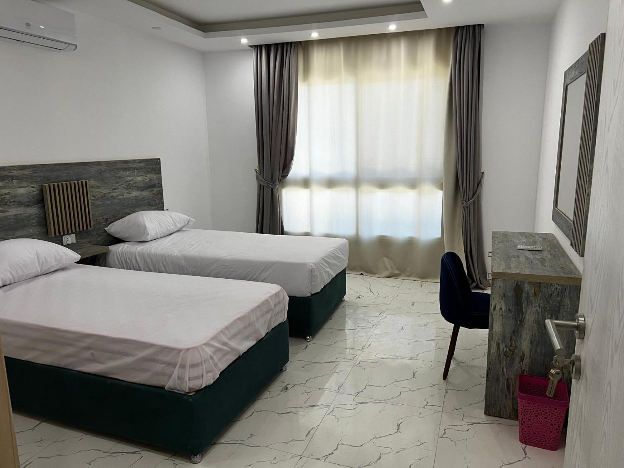 In , Fanadir Bay Appartement